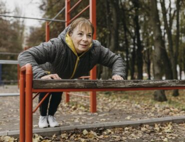 Trening obwodowy siłownia plenerowa
